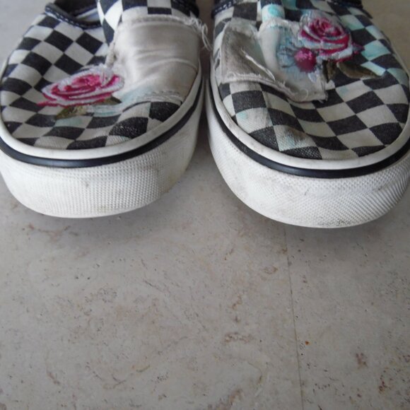 VANS womens size 8.5 but they are stained sorry - Picture 7 of 9